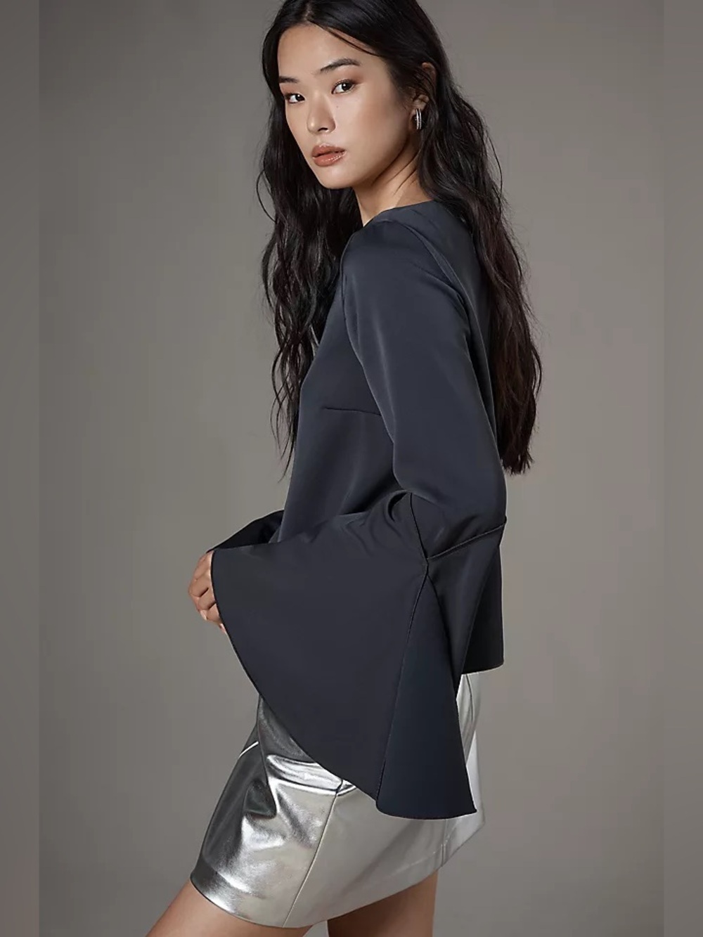 Banana Republic Black Long-Sleeve Bell Sleeve Tee